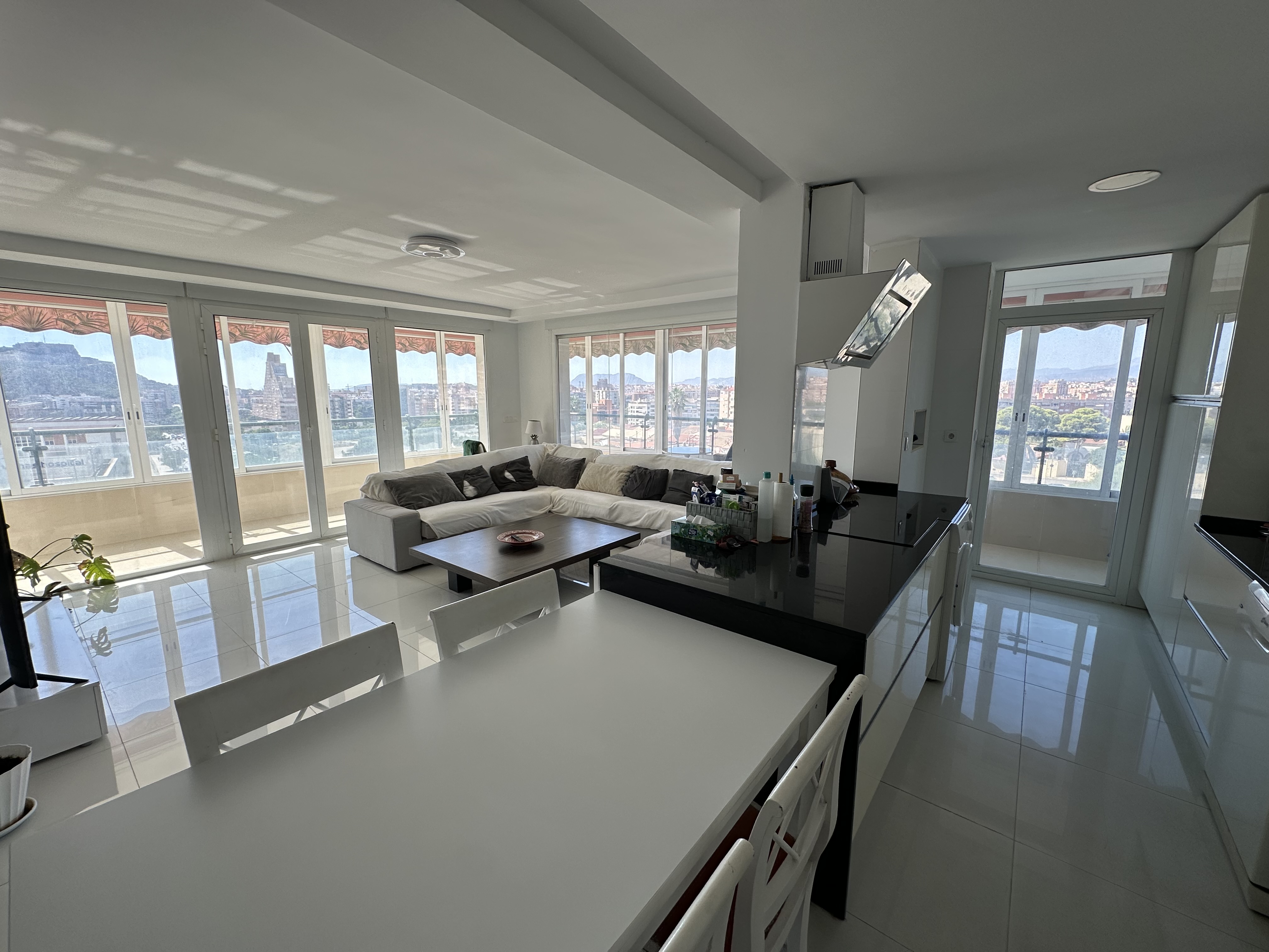 Piso con mucha terraza en Vistahermosa