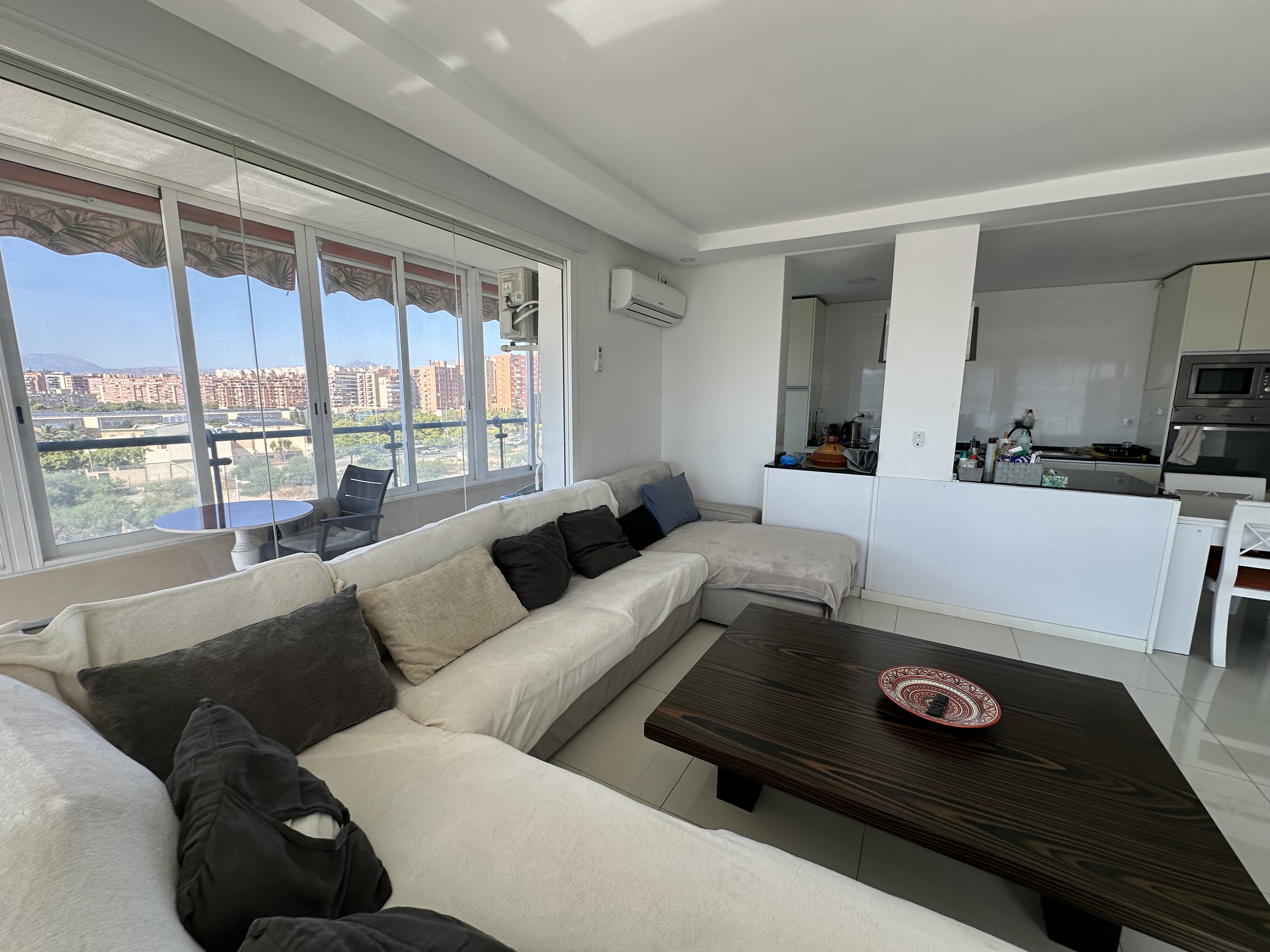 Piso con mucha terraza en Vistahermosa